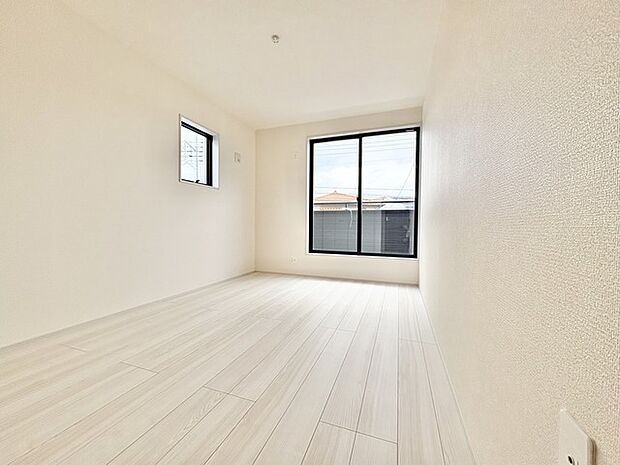 余計な装飾を削ぎ落としたシンプルな空間が、住まう方の感性に寄り添い、穏やかな暮らしの時間を育みます。