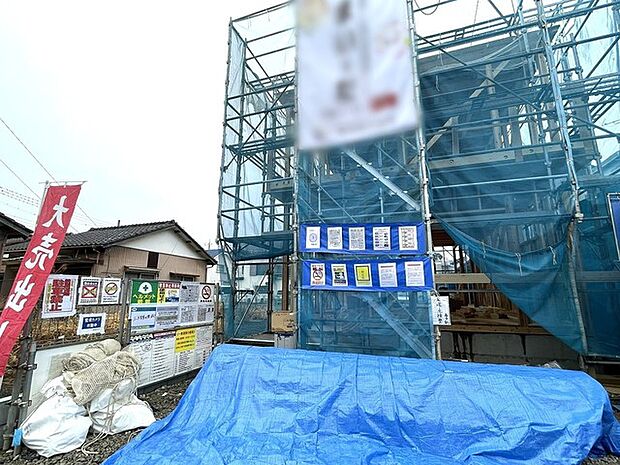 カースペース2台分を確保した新築住宅です。