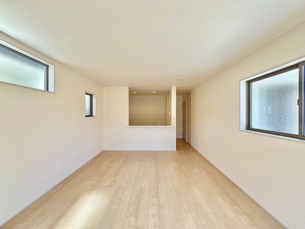 ご家族みんながゆったりくつろげる広々リビング。