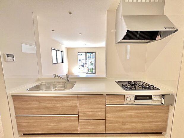 対面キッチンがご家族の温かい時間を演出。