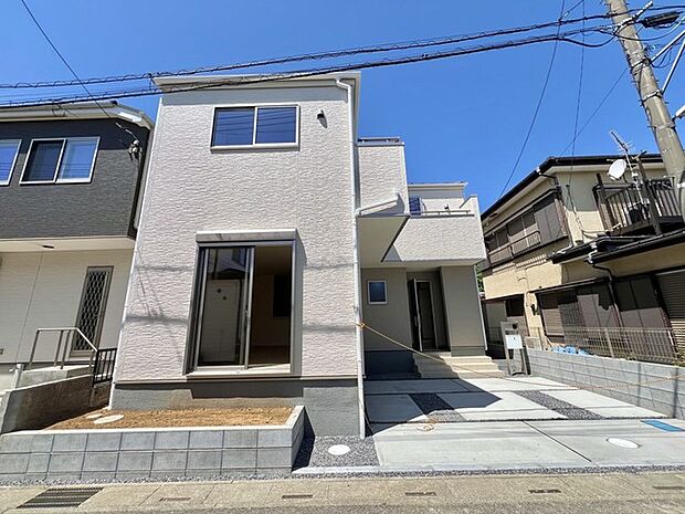 幅員こそやや狭くても、その分交通量が少なくて安心。