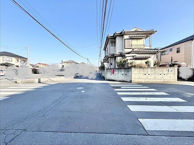 閑静な住宅街に佇む、落ち着きのある住まい。
