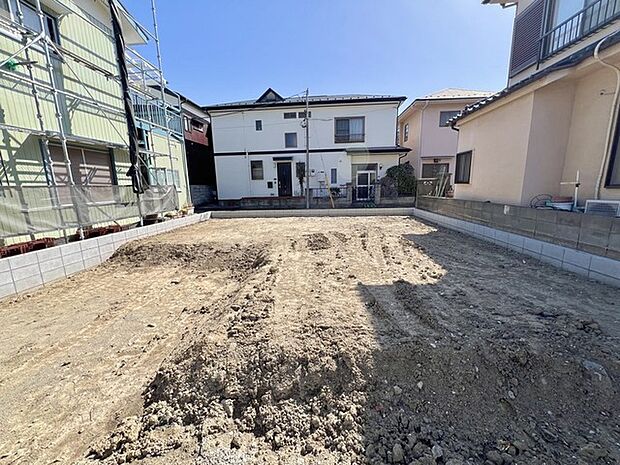 車の通りも少ない閑静な住宅地。子育てにも、第二の人生にも。