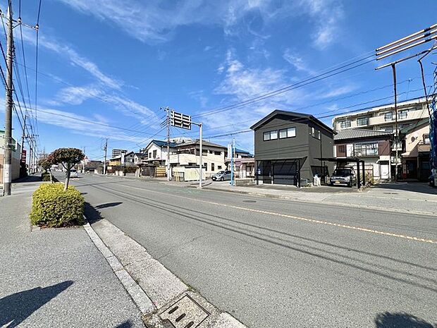 春日部駅まで徒歩15分。この距離だと、運動不足も少し解消されるかも。