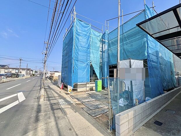 獨協大学前駅徒歩10分の近さ。 忙しい朝が助かる立地、 暮らしにゆとりが生まれます。