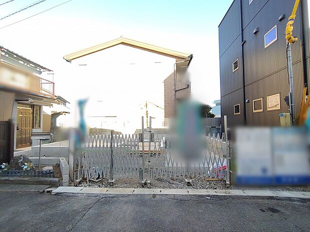 基礎から完成済みの住まいまで、各工程をご確認いただけます。