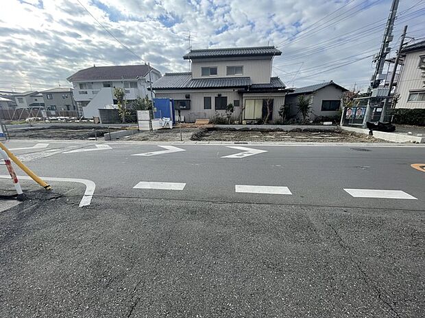 一ノ割駅徒歩7分 長期優良住宅 近隣に商業施設もございます。