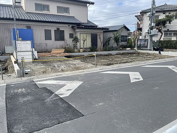 一ノ割駅徒歩7分 長期優良住宅 近隣に商業施設もございます。