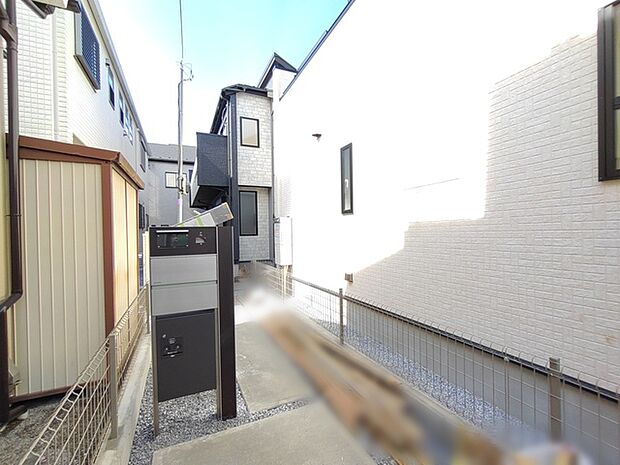 モダンな住まい、開放感と洗練された空間が広がる