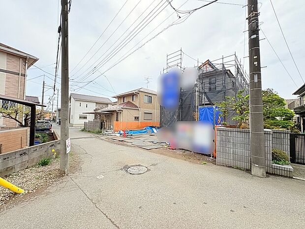 小学校徒歩5分・コンビニ3分の安心便利な住まいです。