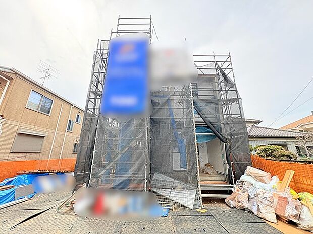 2棟現場の手前が1号棟、土地面積173.33ｍ2、敷地面積104.21ｍ2とゆとりの空間です。 