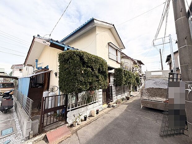 緑に囲まれ、穏やかな時間が流れる住まい