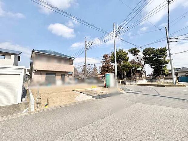 緑豊かな環境に佇む、穏やかな時間を育む住まい