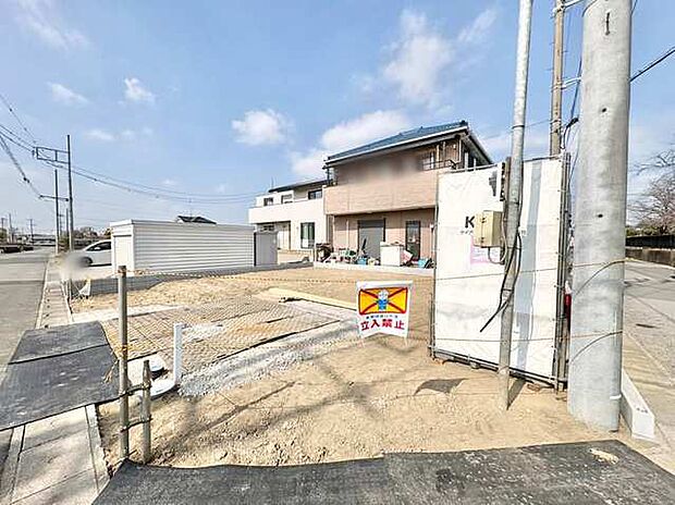 広々とした空の下、新しい暮らしが始まる予感に満ちた土地。