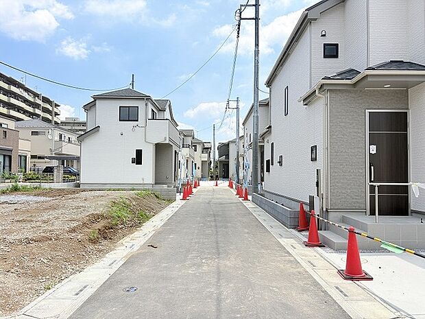 整然と区画が整理された街並みが、穏やかで心地よい暮らしの始まりを静かに予感させます。