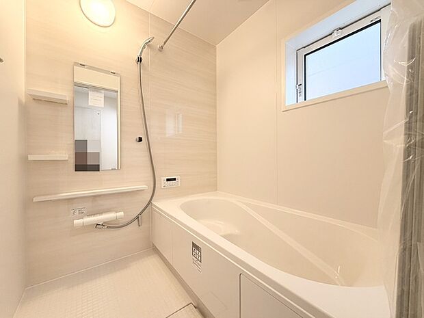 清潔感あふれる、ゆったりとくつろげるバスタイム。