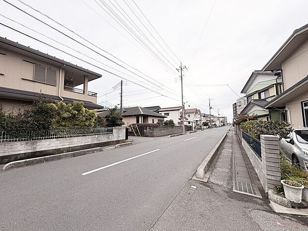 穏やかな住宅街に佇む、静かで落ち着いた時間が流れる住まい。