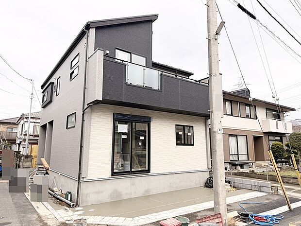 モダンなデザインが調和する、落ち着いた佇まい。