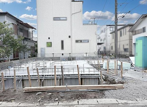 基礎工事が進み、未来の住まいが形になっていく様子