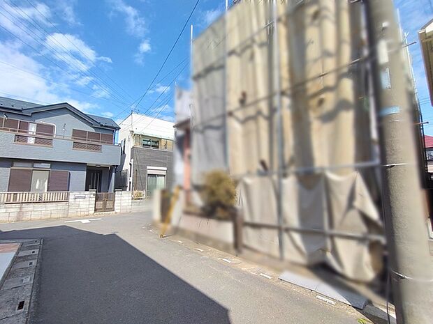 現在、既存の建物を解体中