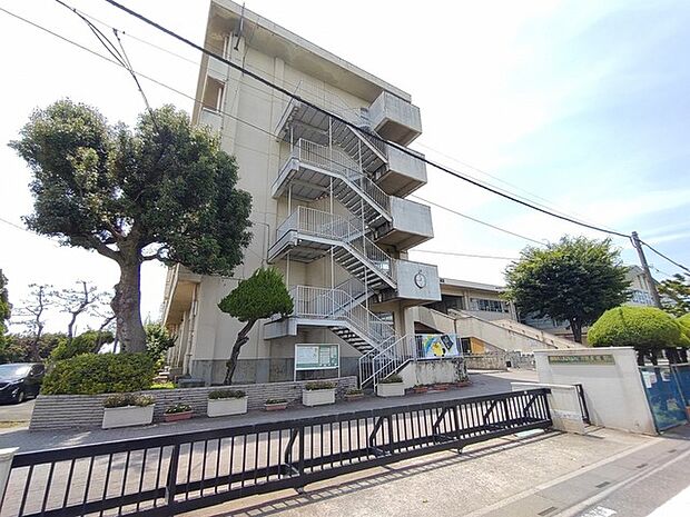 平方中学校 平方中学校まで徒歩約10分(779m)