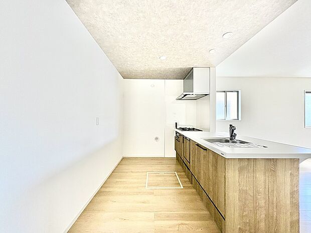 対面キッチンがご家族の温かい時間を演出。 