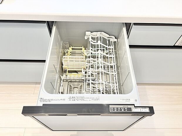 機能的で整然とした、暮らしを支える洗練された空間。