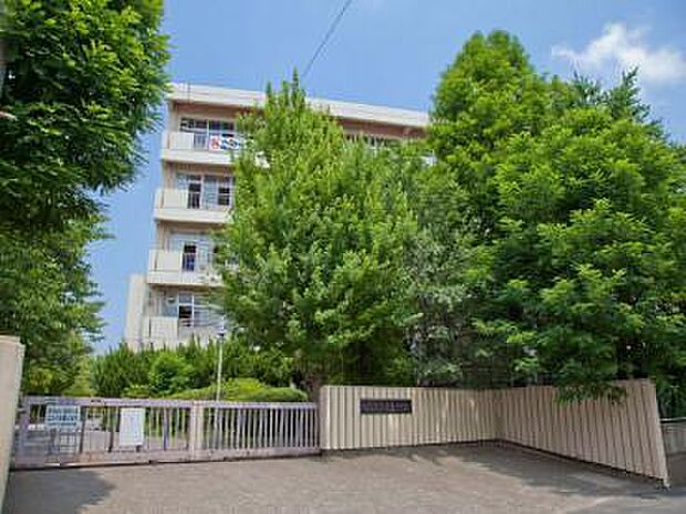 越谷市立栄進中学校(1290m)