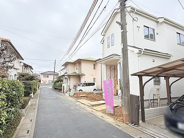 閑静な住宅街の新築戸建です。