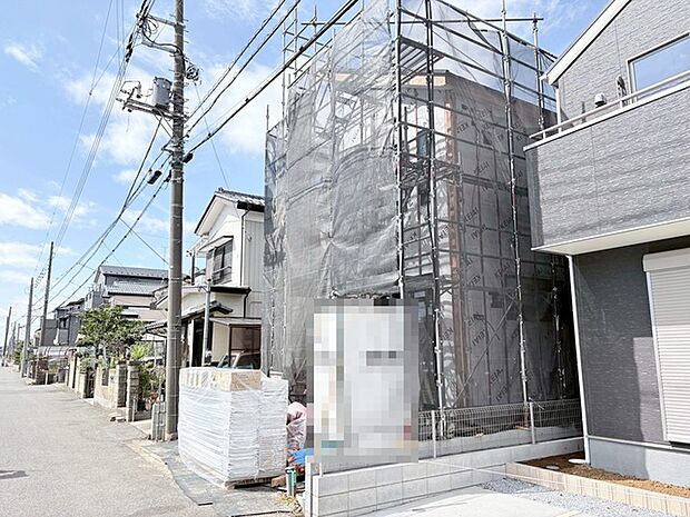 静かな街並みに佇む、新たな暮らしが芽吹く住まい