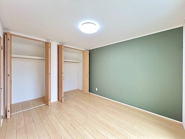 たっぷりの陽光と、心地よい風が舞い込みます。