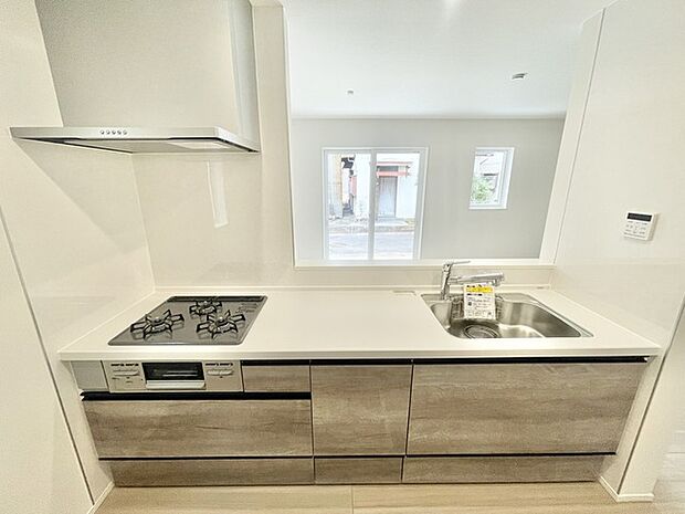 清潔感あふれる空間に、機能的なキッチンを。