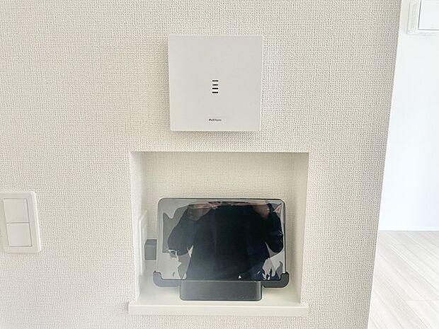 洗練された住まいを予感させる、シンプルで機能的な空間。