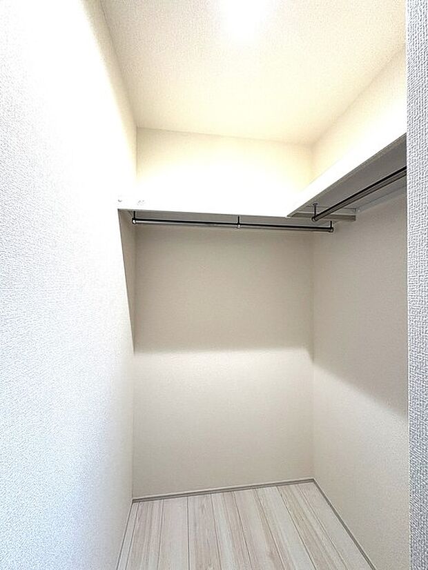無駄のないシンプルな設計が、暮らしにすっきりとしたゆとりをもたらしてくれます。