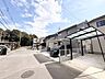 外観：開放感あふれる空の下、穏やかな街並みが広がります