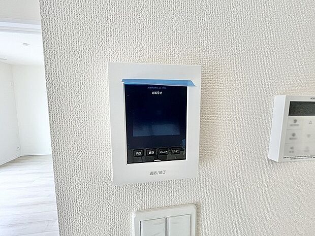 日々の暮らしを穏やかに見守る、住まいの安心を支える機能的な設えが整っています。