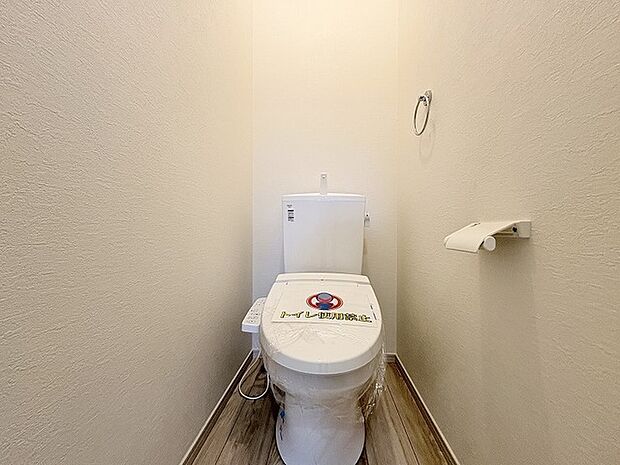 清潔感のある色味でまとめられた空間は、日々の暮らしに静かな安らぎをもたらしてくれます。
