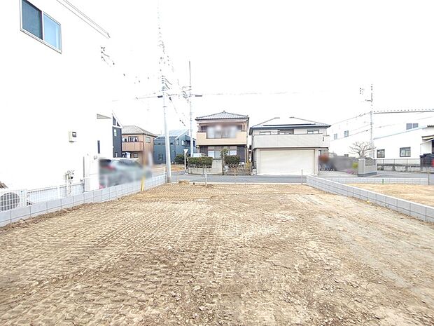 整地された土地が広がり、ゆとりのある暮らしが始まります。