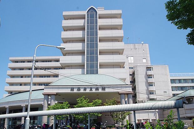 越谷市立病院 越谷市立病院も徒歩圏内で安心です。(500m)