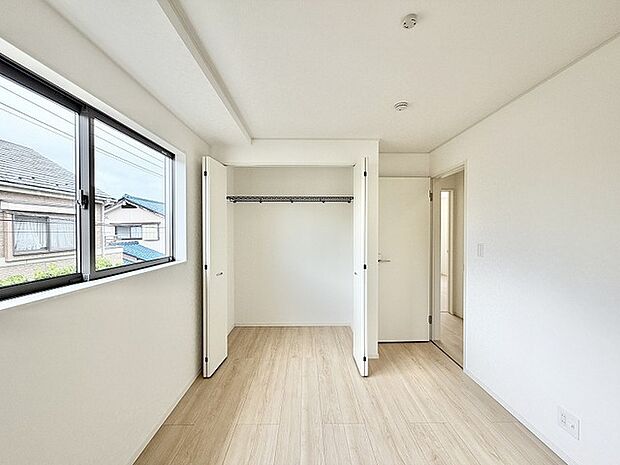 無駄のないシンプルな空間設計が、日々の暮らしに心地よいゆとりと落ち着きをもたらしてくれます。