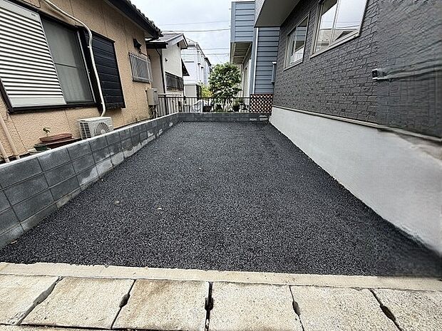 住まい方にあわせて自由に活用できる、すっきりと整えられた開放的なスペースが広がっています。