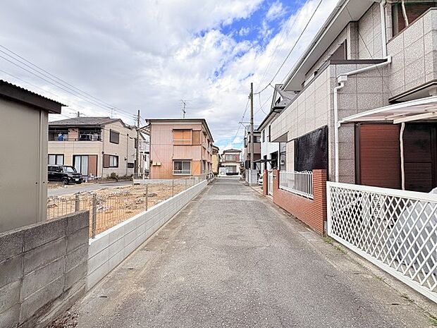 車の通りも少ない閑静な住宅地。子育てにも、第二の人生にも。