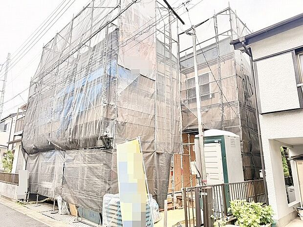 これからの暮らしが形づくられていく、期待感に満ちた静かな風景が広がっています。