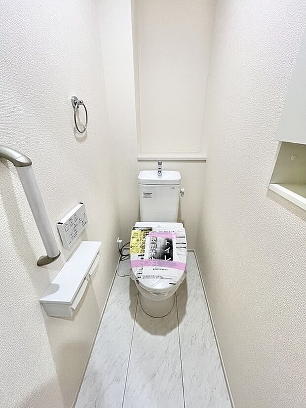 無駄を削ぎ落としたシンプルな空間は、清潔感にあふれ日々の暮らしに静かな調和をもたらします。