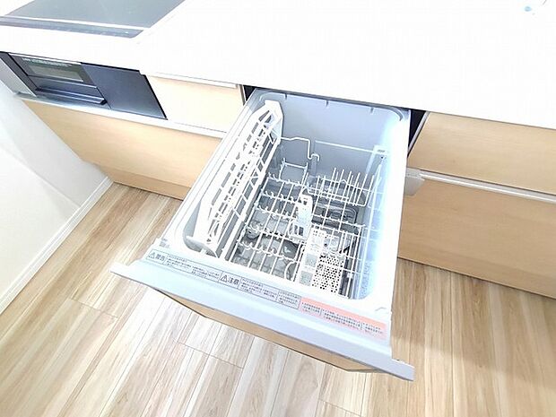 日々の暮らしを整える、洗練された設備が備わったゆとりのある空間が広がっています。