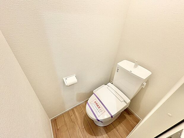 清潔感のある色味で統一された、落ち着きと静けさを感じるプライベートな空間です。