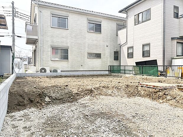 これから始まる暮らしの風景が広がる、清々しい空の下の空間。