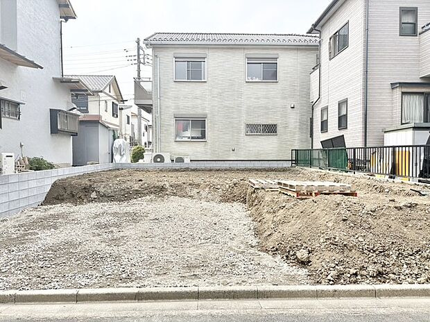 未来を描く、広々とした整地。