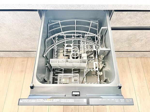 省エネ ・ 衛生的な食器洗乾燥機付。