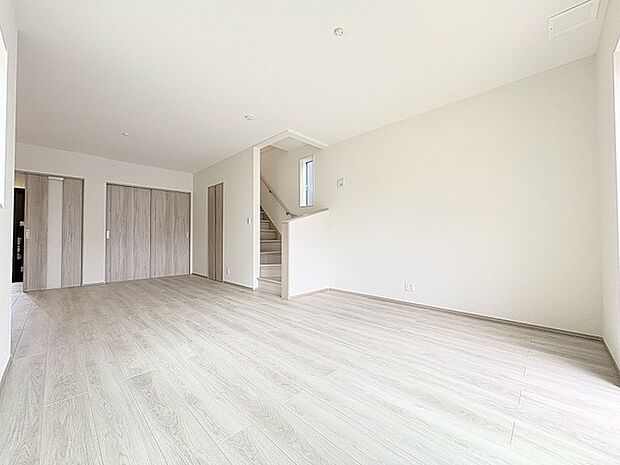 無駄のないシンプルな空間が、日々の暮らしに心地よいゆとりと落ち着きをもたらしてくれます。
